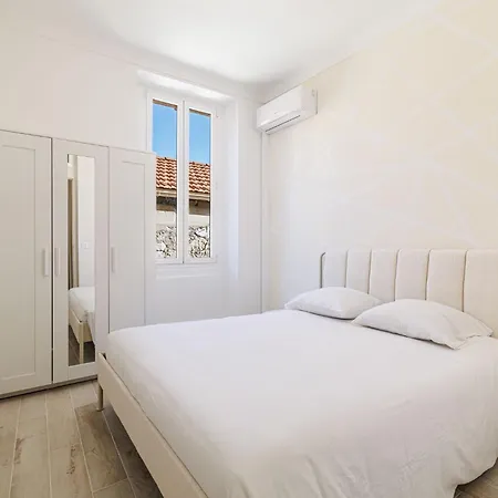 Modern Cozy Nest 2 Minutes From Monaco