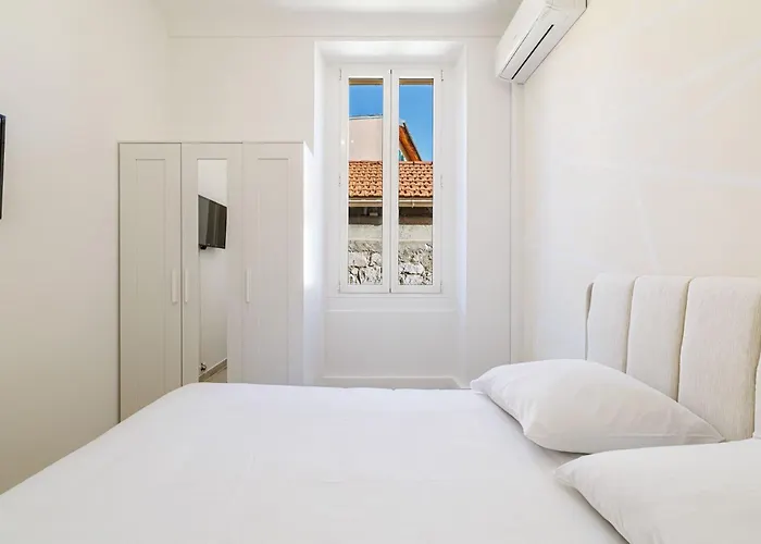 Modern Cozy Nest 2 Minutes From Monaco Ferienhaus *