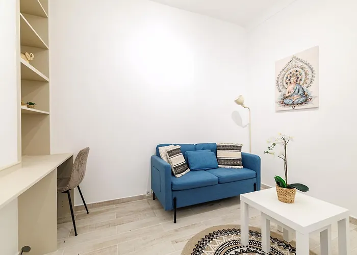 Modern Cozy Nest 2 Minutes From Monaco بيت للعطل
