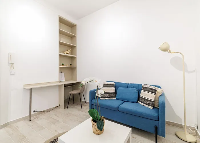 Modern Cozy Nest 2 Minutes From Monaco בית נופש